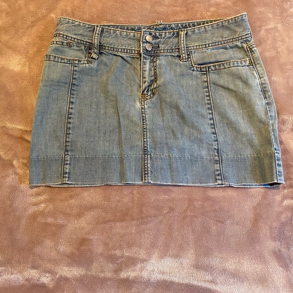 Gap skirt